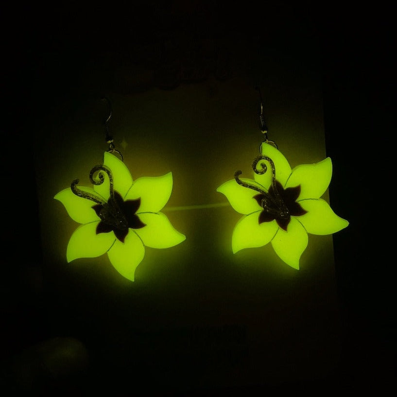 Magical Golden Flower (GLOWS IN THE DARK!)