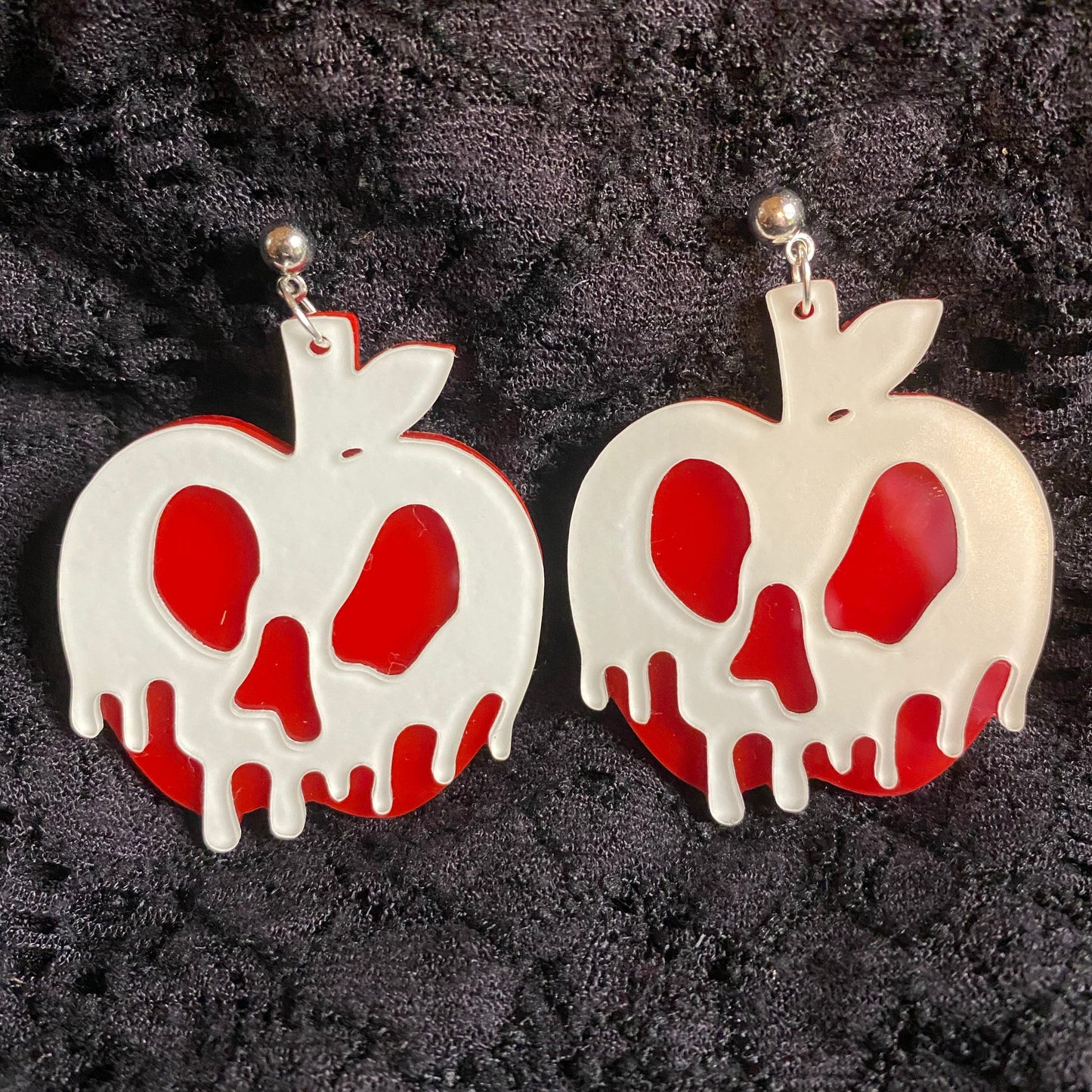 Poison Apple (GLOWS IN THE DARK!)
